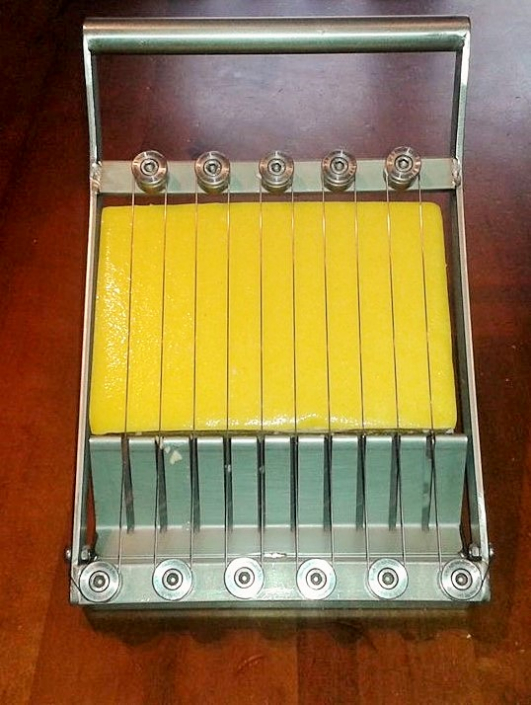 Taglia-polenta-Mibos-inizio